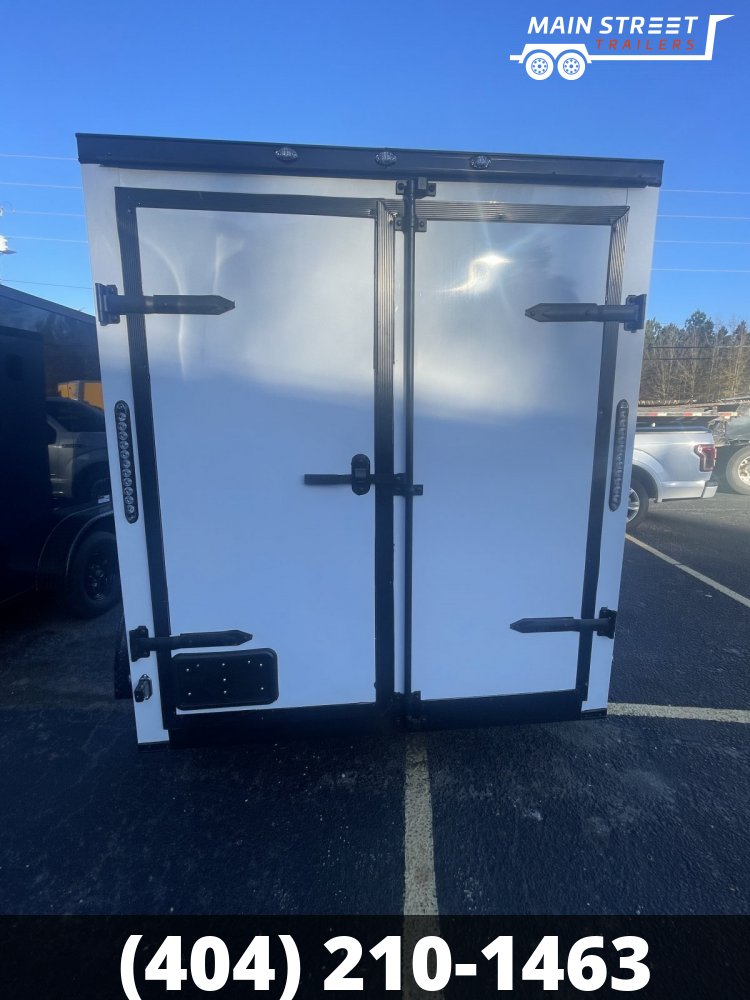 6X10T/A WHITE WITH BLACKOUT, POLY CORE,BARN DOORS & ONE PEICE ROOF