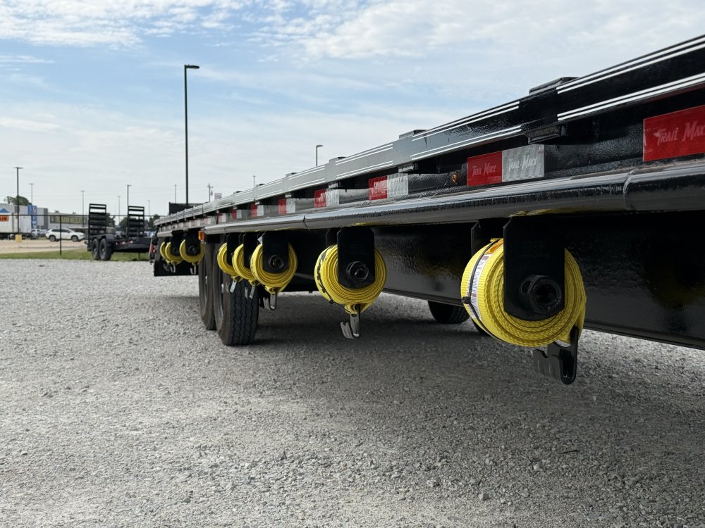 2026 TRAILMAXX 102X40 GOOSENECK HOTSHOT FLATBED W/MEGA RAMPS, 14 PLYS AND (8) SLIDE RATCHETS 14K GVW