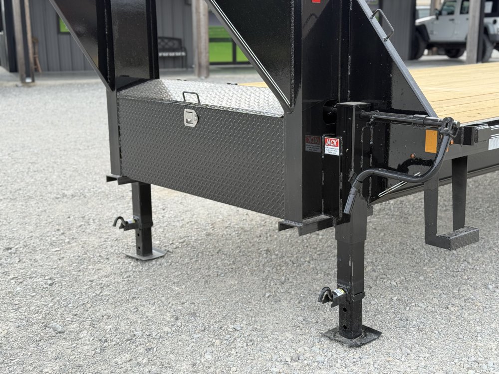 2026 TRAILMAXX 102X40 GOOSENECK HOTSHOT FLATBED W/MEGA RAMPS, 14 PLYS AND (8) SLIDE RATCHETS 14K GVW