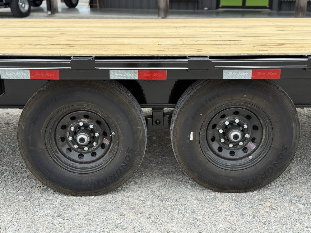 2026 TRAILMAXX 102X40 GOOSENECK HOTSHOT FLATBED W/MEGA RAMPS, 14 PLYS AND (8) SLIDE RATCHETS 14K GVW