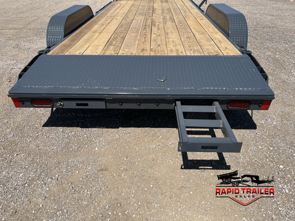 83"x18' Lamar Trailers Equipment