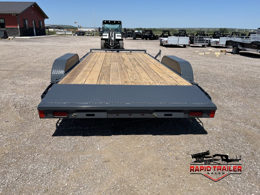 83"x18' Lamar Trailers Equipment