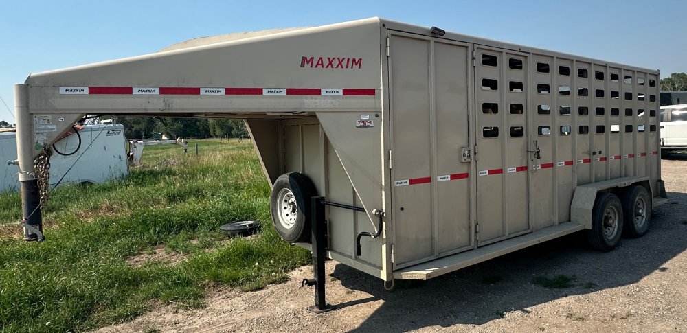 8' 6"x20' Maxxim Horse