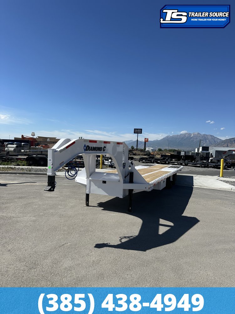 8.5x32 Diamond C FMAX-HDT 212 Gooseneck Hydraulic Dovetail Equipment Trailer - 25.9K GVWR - Hydraulic Jack(s)